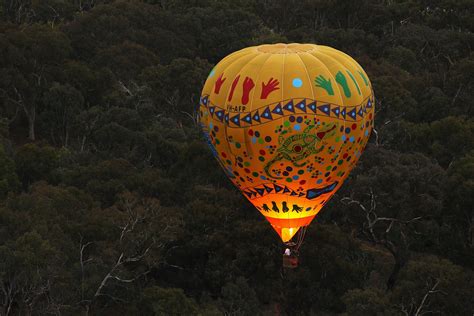 hot air balloon in australia